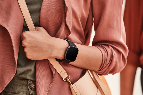 Fitbit Versa 2 vs Charge 4